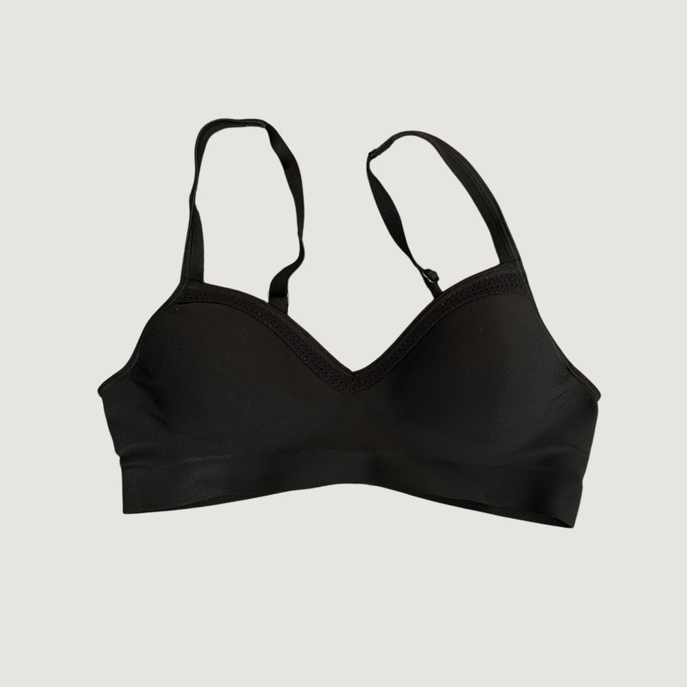 Hanes Ultimate T-Shirt Bra Black Wireless Lightly Padded Mesh Trim Small. 1416